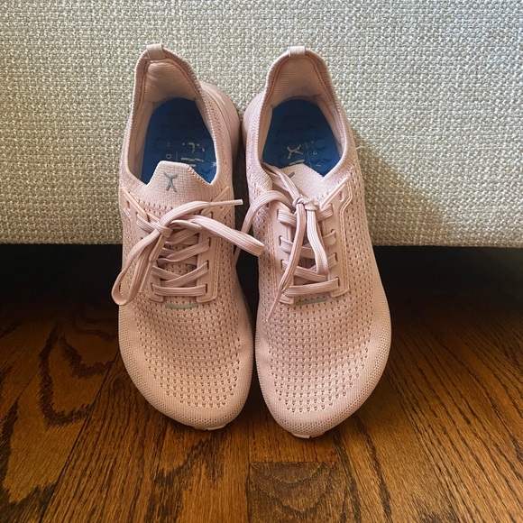 FLUX ADAPT RUNNER NWOT. Size 6. Pink Blush. - Picture 6 of 11